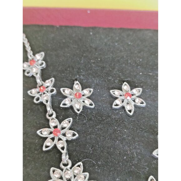 Red and Clear Rhinestone 10 Flower petal 15" necklace and earrings set - Picture 6 of 11